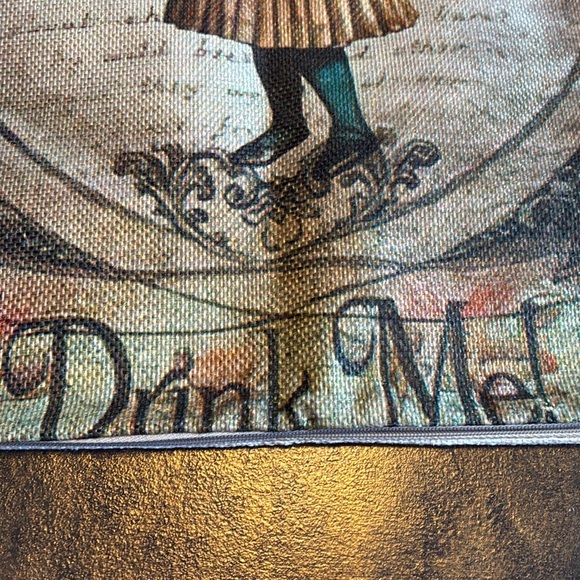 NEW Set of 4 tapestry like vintage look Alice in Wonderland throw pillow covers - Picture 12 of 15